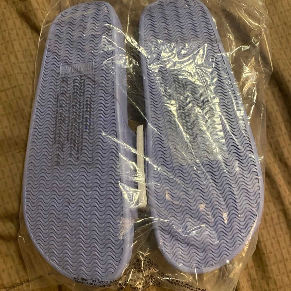 Pink by vs sandals - Picture 2 of 4